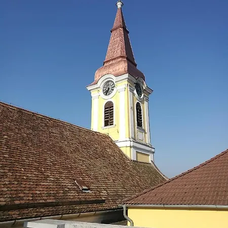 Templomos Zarandokhaz Hostel *