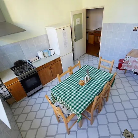 Templomos Zarandokhaz Hostel