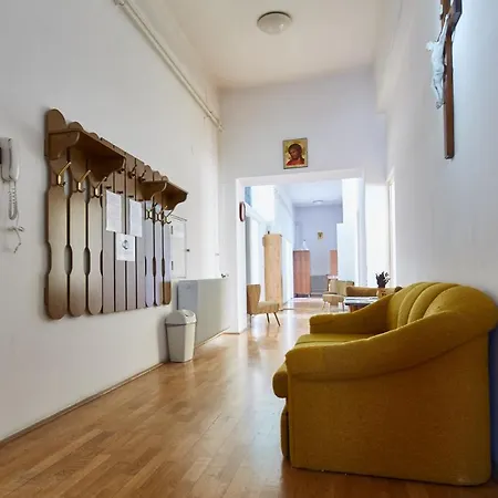 Hostel Templomos Zarandokhaz *