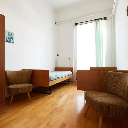 Templomos Zarandokhaz Hostel *